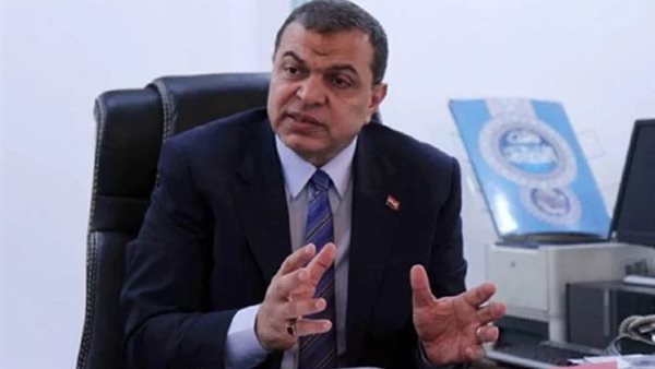 مفأجاة.. متوفيين وملاك أراضي تقدموا للحصول على إعانة الـ 500 جنيه | فيديو