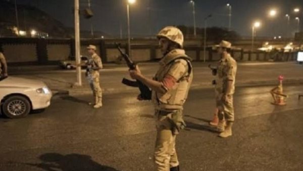 أستاذ طب عيون يطالب باستمرار حظر التجول فى رمضان | فيديو