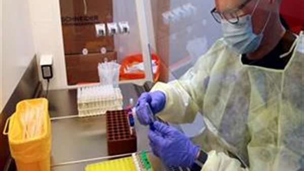 من ضمنهم دواء لـ «القمل».. طبيب مصري يكشف عن أدوية للوقاية من «كورونا» | فيديو