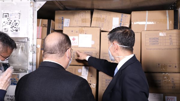 رد الجميل يتواصل ..  الصين تهدي مصر شحنة من المستلزمات الطبية وكواشف لتحليل فيروس كورونا المستجد | صور