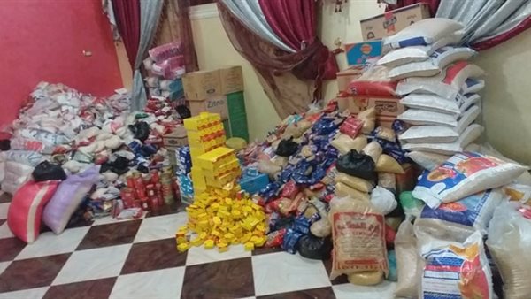 شباب الاقواز بالصف يدشن مبادرة تكفل 1150 أسرة من العمالة الغير منتظمة بالقرية | صور