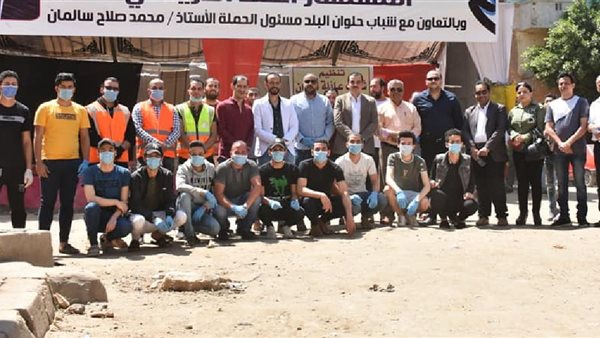 ضمن مبادرة هنساعد بعض ..شباب حلوان يفتتح شادرين لبيع السلع والخضروات واللحوم بسعر الجملة | صور