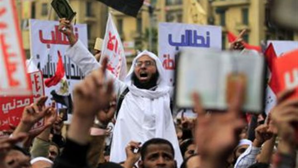 استاذ بالأزهر : لا يوجد آيه بالقرأن تدعو للقتال لتطبيق الشريعة | فيديو