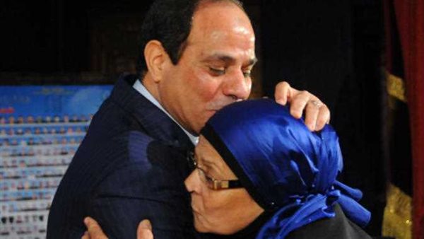 أحمد كريمة: السيسي حريص على استقبال أسر الشهداء وتقبيل أيادي الأطفال اليتامى | فيديو