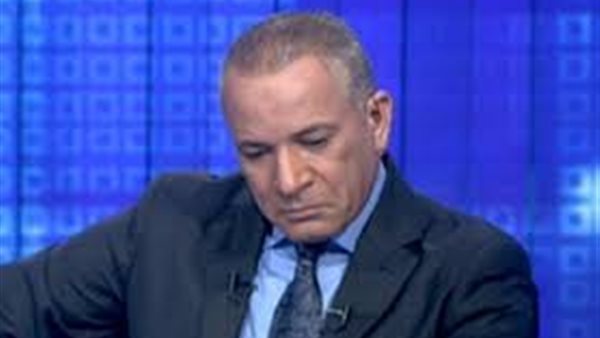 أحمد موسى: نعيش فترة استثنائية ولأول مرة نشوف مساجد وكنائس مفيهاش صلاة | فيديو