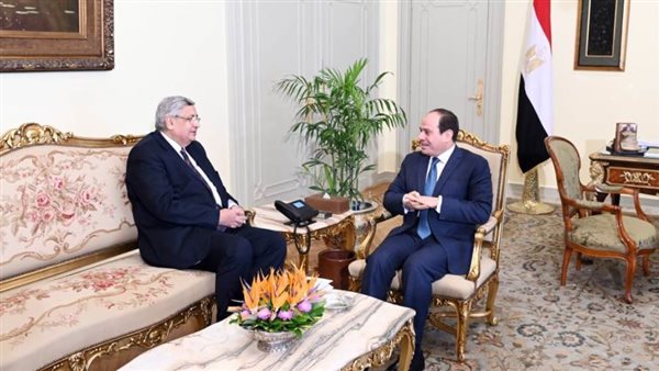 مستشار الرئيس للصحة يكشف حقيقة التوصل لعلاج لفيروس كورونا 