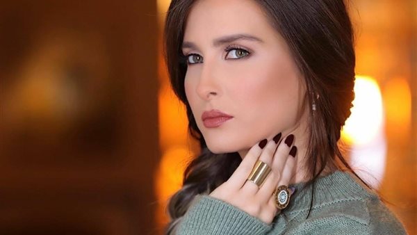 كنزة مرسلي تفوز بجائزة Golden Panther Music Awards للعام 2020 | فيديو