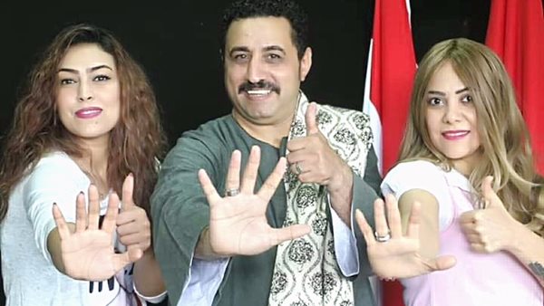 بالفيديو والصور..عبوموى كوميدى يخطف لقب برنس الجيل من منى يوسف 