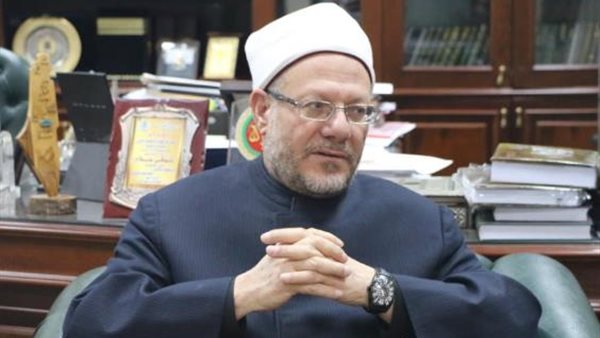 المفتي يكشف حكم مشاهدة التلفزيون ومتابعة مواقع التواصل في رمضان | فيديو