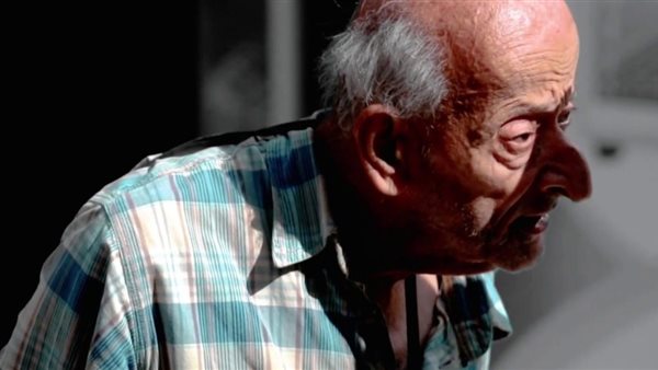 بالفيديو.. طبيب الغلابة يبكي ويروى قصته مع الفقراء 