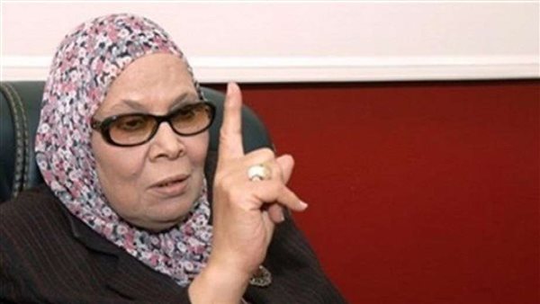 آمنة نصير : يجوز قراءة المرأة للقرآن دون حجاب في بيتها..  والاستحمام لا يغني عن الوضوء | فيديو