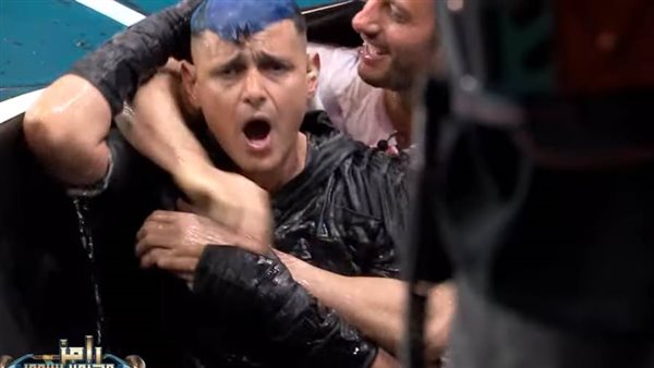 بالفيديو.. لأول مرة في البرنامج محمد الشناوي يلقن رامز جلال علقة ساخنة  