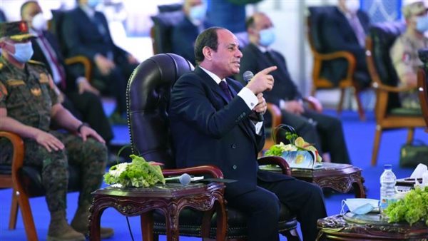 السيسي يحرج وزير النقل 3 مرات خلال افتتاح مشروعات الإسكندرية 