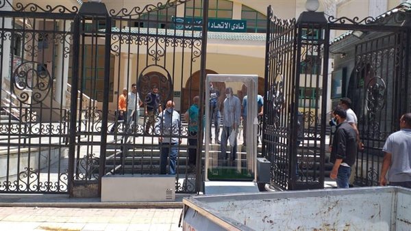 بوابات تعقيم بنادي الاتحاد السكندري استعدادا لعودة النشاط الرياضي