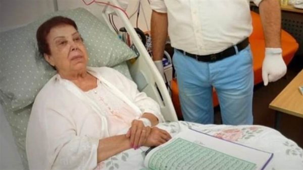 بعد وضعها على جهاز التنفس الصناعي.. تطورات الحالة الصحية للفنانة رجاء الجداوي 