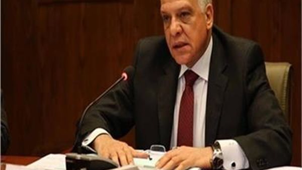 عمال السرفيس بالصف يطالبون وزير التنمية المحلية ومحافظ الجيزة بتطبيق الحد الأدنى للأجور عليهم