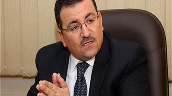 عاجل..  أسامة هيكل وزير الإعلام يخضع للعزل المنزلى بعد مخالطته مصابا بكورونا 