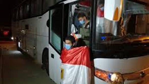 والدة أحد العائدين من ليبيا توجه كلمة للسيسي | فيديو