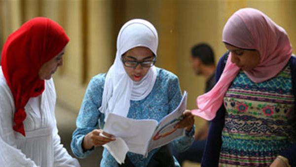 تجنب شرب القهوة واستخدام الهواتف .. نصائح لأداء طلاب الثانوية العامة الامتحانات بدون توتر | فيديو 