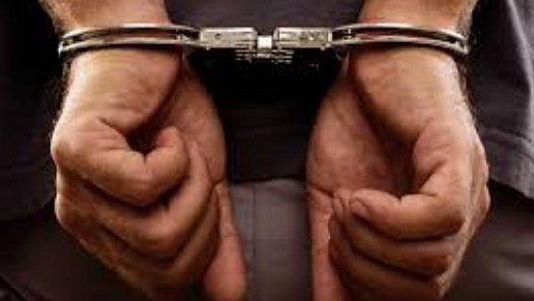 اعترافات المتهم بقتل والده: تعدى جنسيًا على شقيقتي.. والفتاة تفجر مفاجأة