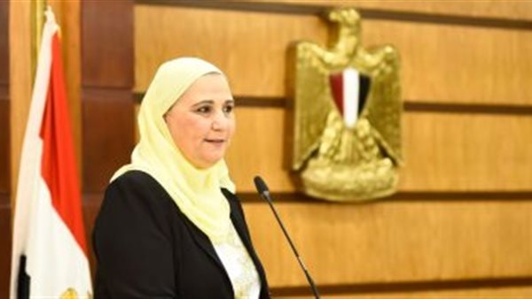 وزيرة التضامن تفجر مفاجأة عن موقف القطاع الخاص من صرف العلاوات الخمس | فيديو 