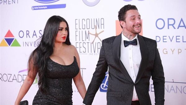 أحمد الفيشاوي يتعرض لهجوم من الجمهور بعد مغازلته لزوجته 