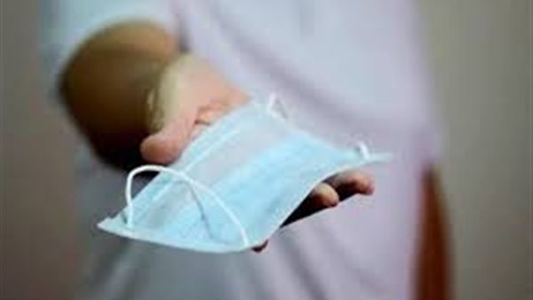 الصحة تحذر من ارتداء الأطفال للكمامة.. وتقدم 9 نصائح لحمايتهم من كورونا