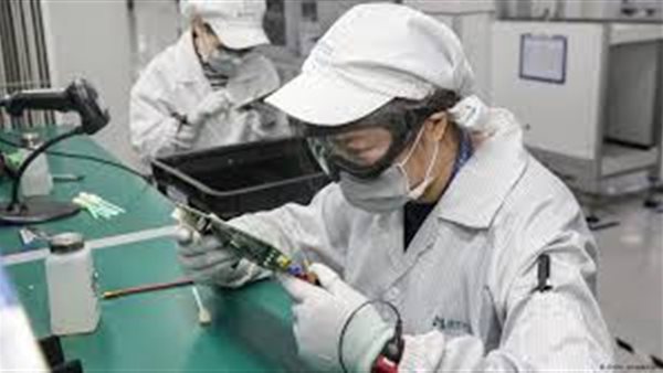 الصحة العالمية تفجر مفاجأة صادمة عن مدة بقاء فيروس كورونا