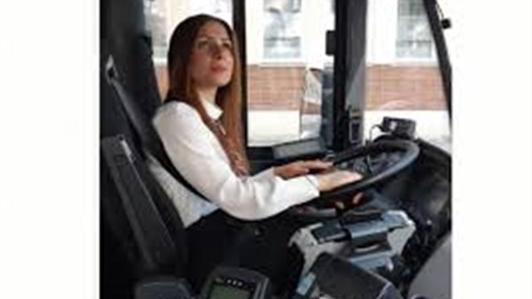 سائقة أتوبيس في السويد فشلت في تحقيق حلمها.. تعشق مصر وجمعت أول 3 ملايين جنيه في حياتها بالقاهرة | فيديو 