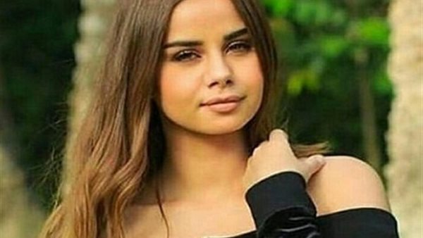 الموت يفجع الفنانة منة عرفة