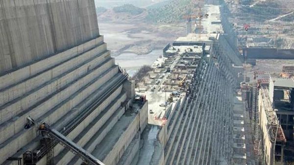 وزير الري الأسبق يفجر مفاجأة جديدة عن سد النهضة | فيديو