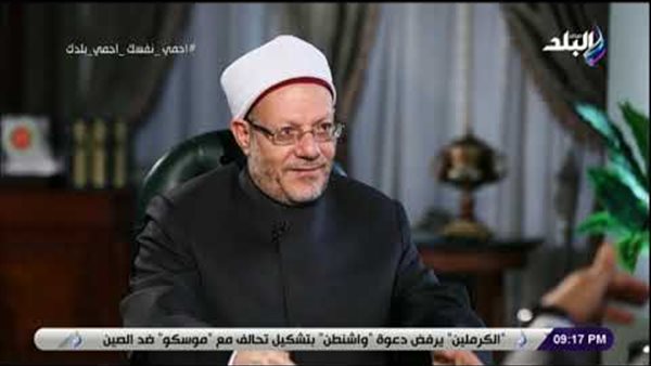 المفتي: يجوز للوالد شراء الأضحية لابنه والعكس | فيديو