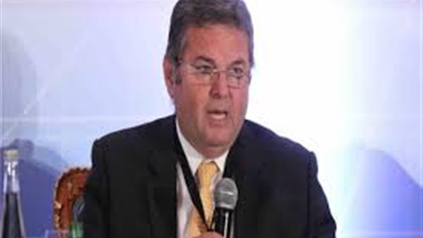 وزير قطاع الأعمال: إقامة مصانع جديدة للملابس القطنية بتكلفة 10 مليارات جنيه خلال عامين | فيديو