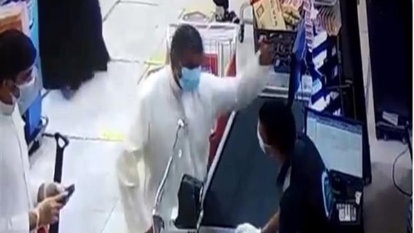 أحمد موسى عن حادث الكويت: «تتقطع الأيد اللي تتمد على مواطن مصري.. وحقه هيجي» | فيديو