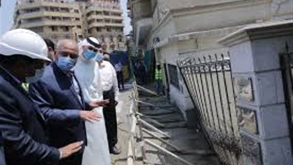 كامل الوزير يطمئن سكان «الشربتلي» : «ما تخافوش على العمارة» | فيديو