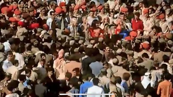 سميرة توفيق في حماية الجيش لمنع تدافع الجماهير | صور 