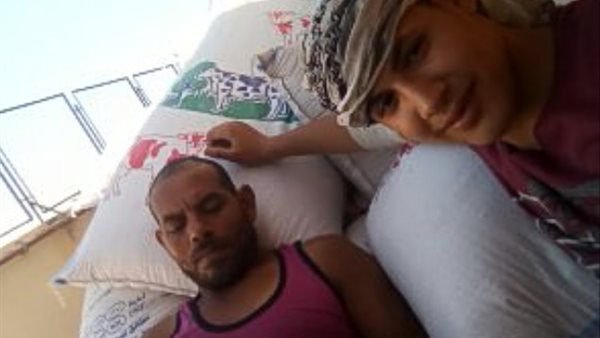 عامل يناشد وزير القوى العاملة باستعادة حقوقه بعد اصابته بالعجز التام لسقوطه فى ماكينة بمطحن الماسة