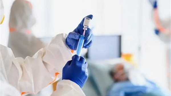 أستاذ مناعة بجامعة نوتنجهام يفجر مفاجأة جديدة عن وضع كورونا في مصر | فيديو