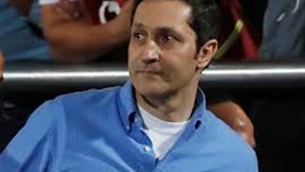 رد صادم من علاء مبارك على مغرد بسبب تهنئة العيد