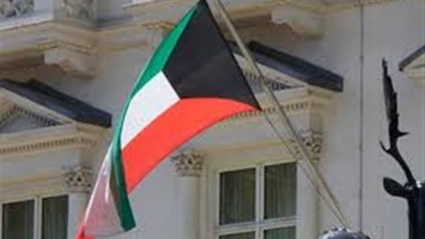 أول تعليق رسمي من مصر على دعوات حرق العلم الكويتي مقابل المال