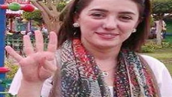 كندة علوش تكشف حقيقة انتمائها للاخوان واشارة رابعة .. وتعلن للمرة الأولى اسرار زواجها بعمرو يوسف