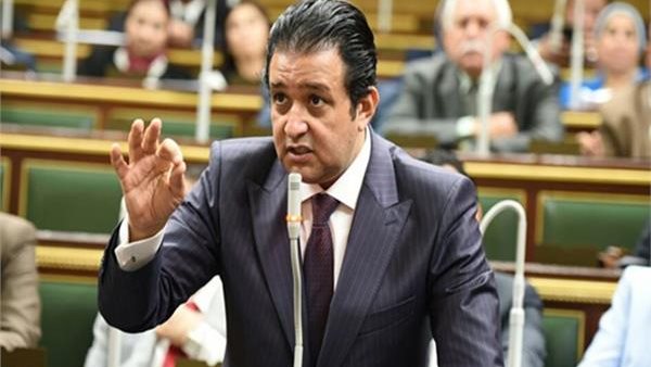 علاء عابد: السيسي أول رئيس عربي يفوض من شعبين | فيديو