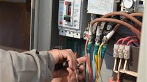 الكهرباء تكشف تفاصيل جديدة عن عقوبة سرقة التيار | فيديو