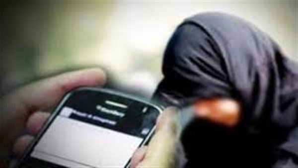 العاشق المجنون يكشف تفاصيل ابتزاز السيدات بمقاطع فاضحة 