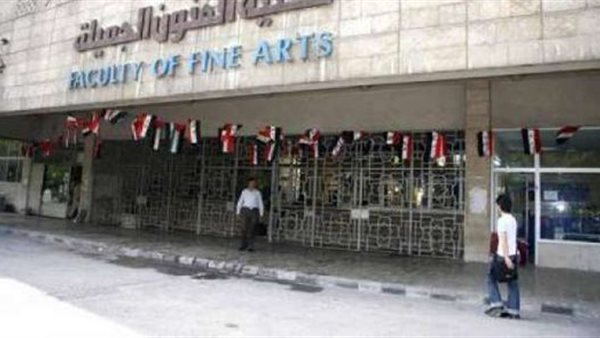 أم تبكي بسبب ابنها المصاب بالتوحد: حصل على 98% بالثانوية ويواجه صعوبة في الالتحاق بالفنون الجميلة | فيديو