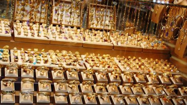 جنون المعدن الأصفر.. مفاجأة جديدة في سعر الذهب بنهاية التعاملات المسائية 