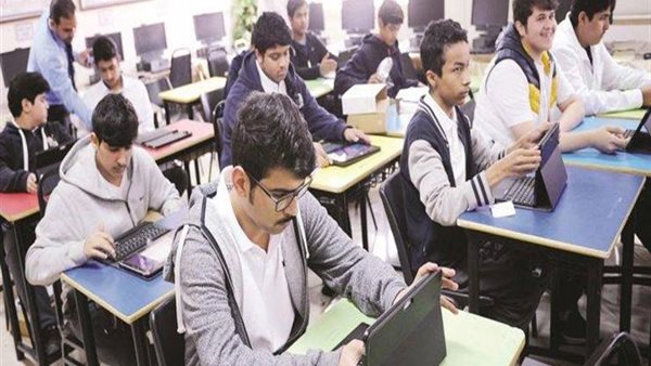 تفاصيل صادمة عن أزمة الطلبة المصريين في الكويت | فيديو