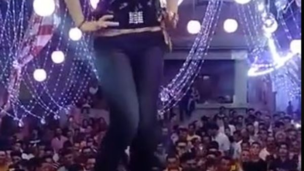 بالفيديو...فتاة ترقص فى الهواء وتحلق فوق 