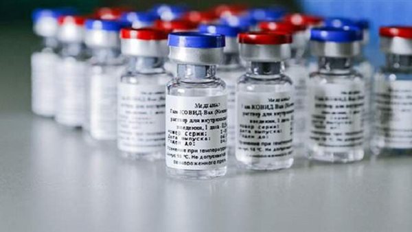 مسئول روسي يفجر مفاجأة جديدة عن إنتاج لقاح 