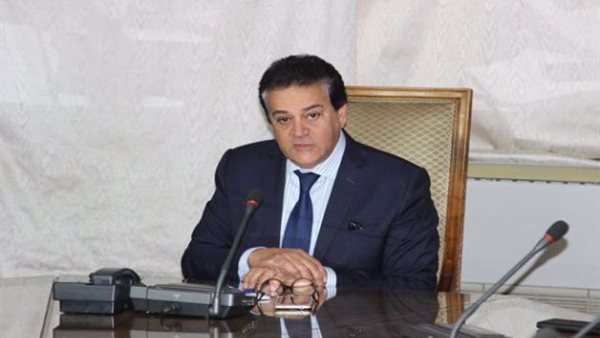 وزير التعليم العالي لطلاب الثانوية: «ما تستخسرش مجموعك وفكر في اللي يناسبك» | فيديو